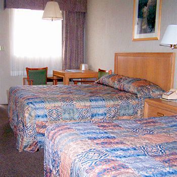 Main Motel - An Independent Magnuson Hotel Ely Bagian luar foto