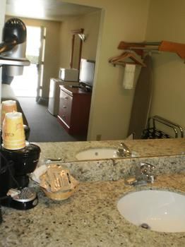 Main Motel - An Independent Magnuson Hotel Ely Bagian luar foto